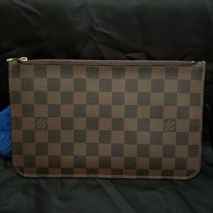 Louis Vuitton Brown Damier Neverfull Pouchett/Wristlet